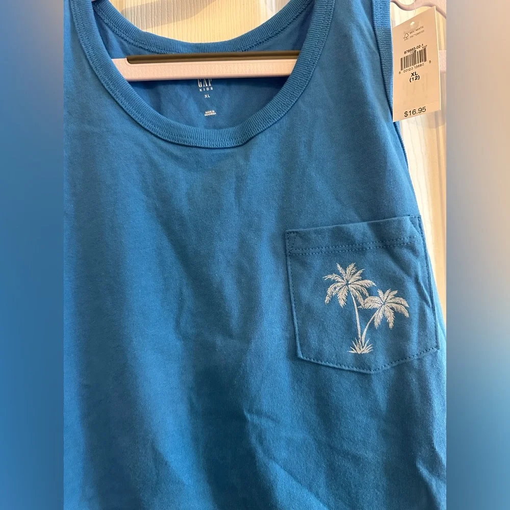 NWT Gapkids Tank Top with Palm Tree Design. Size 12